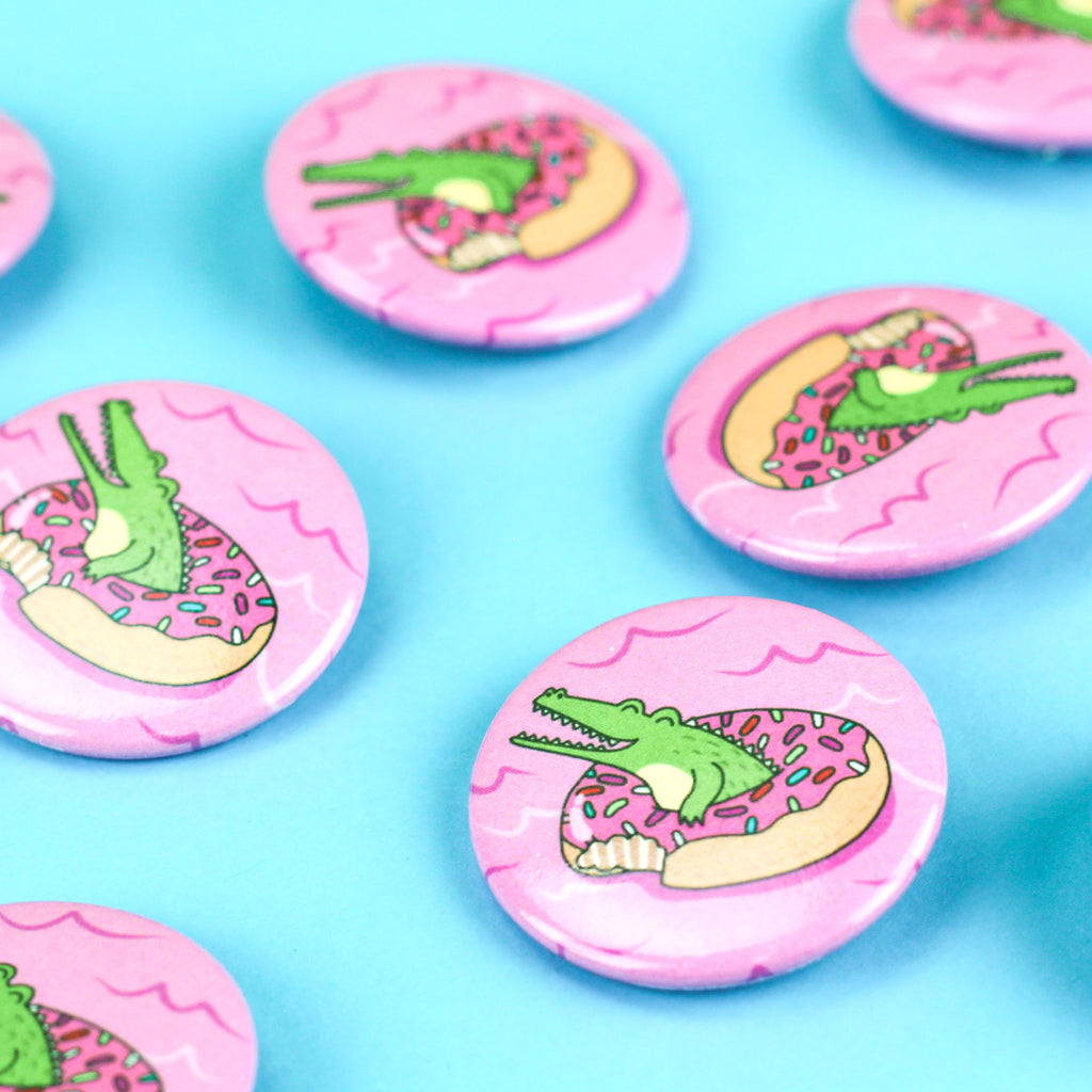Alligator-donut-pinback-button-kawaii-brooch-cute.png